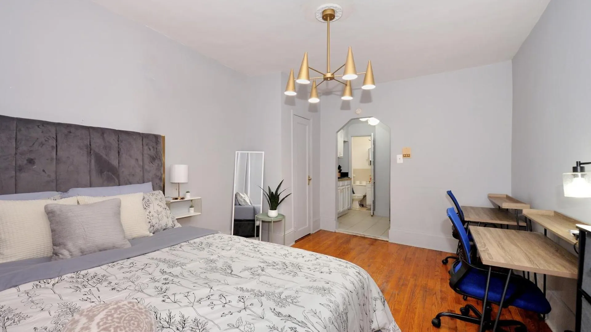 Spacious Upper East Side Studio New York United States
